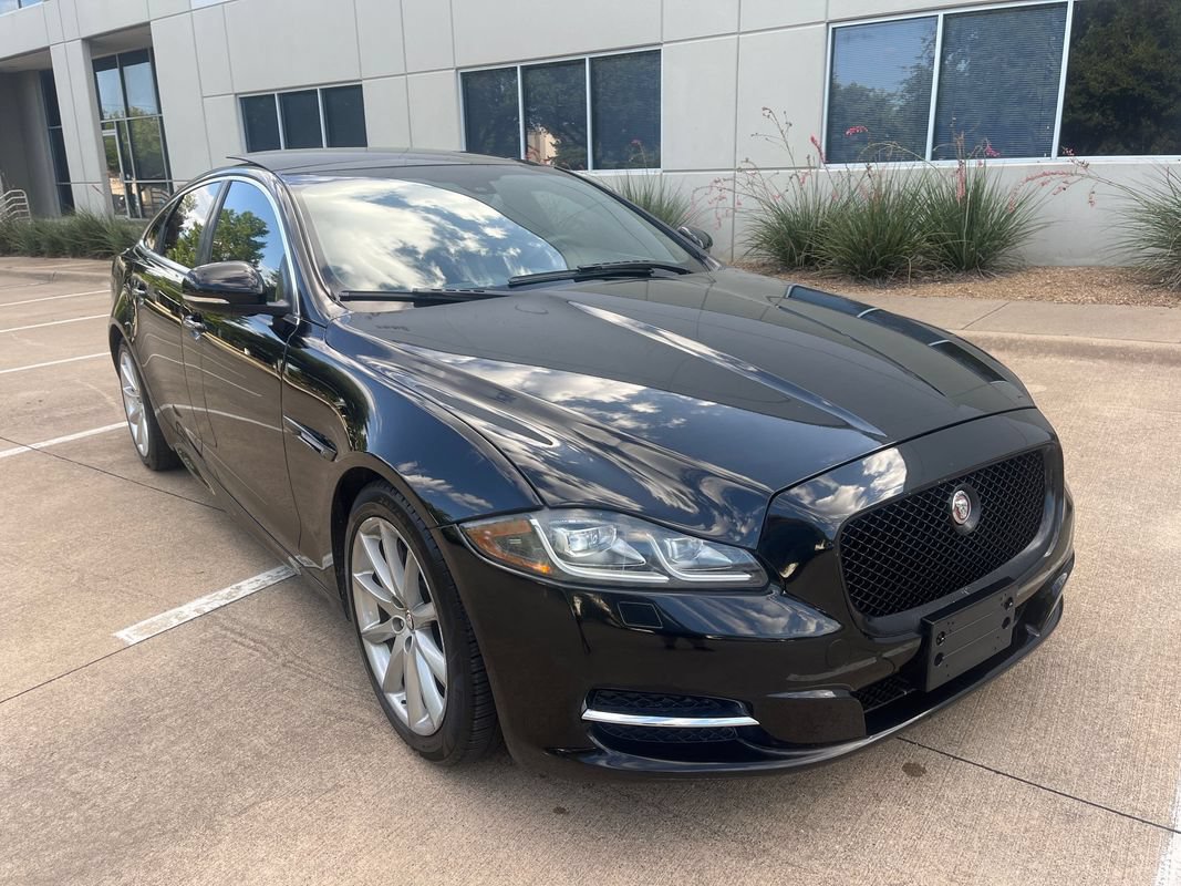 Used 2015 Jaguar XJ RWD image 2