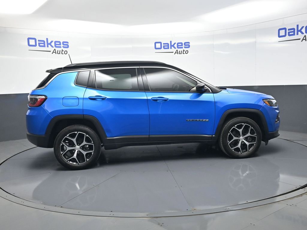 Used 2024 Jeep Compass Limited image 9