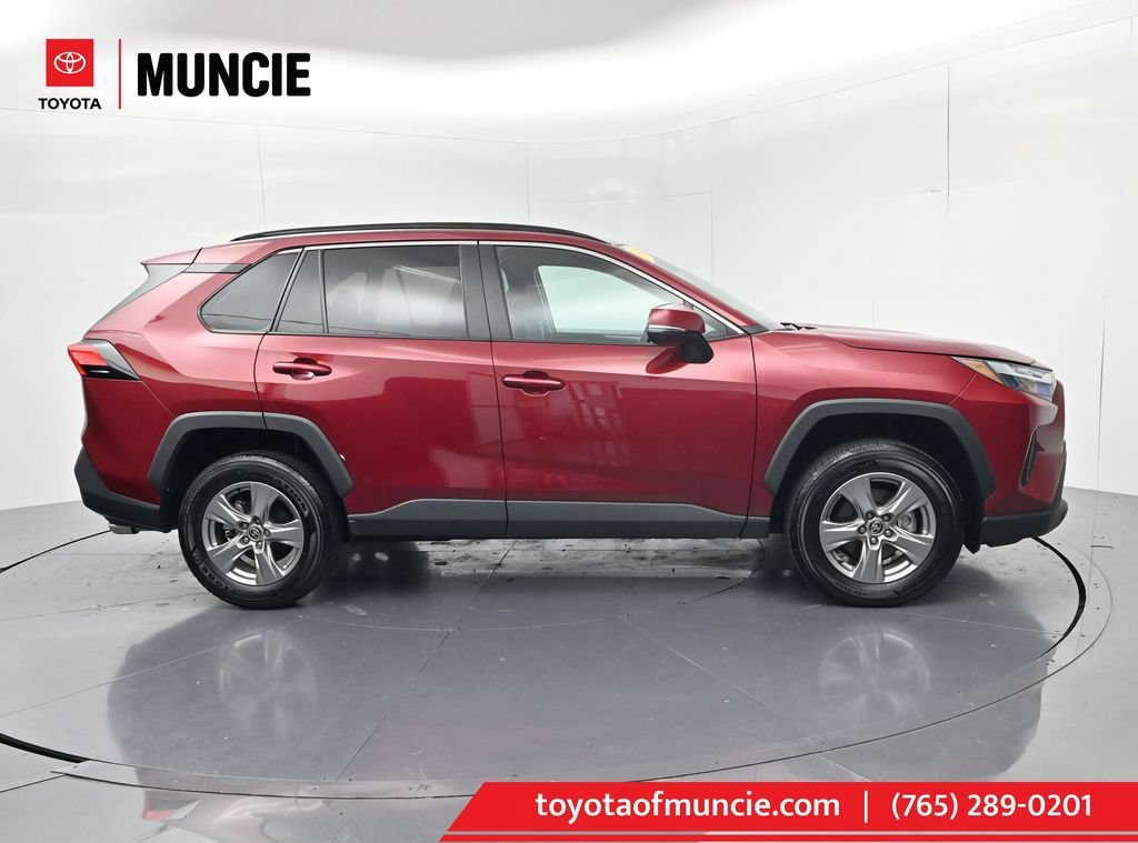 Used 2025 Toyota RAV4 XLE AWD/4WD image 1