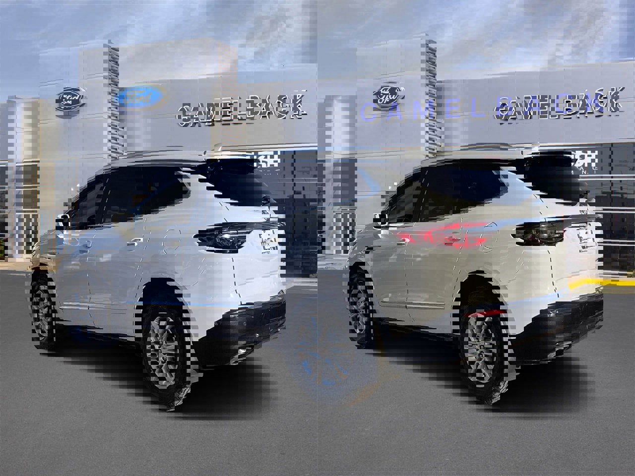 Used 2019 Buick Enclave Essence image 3