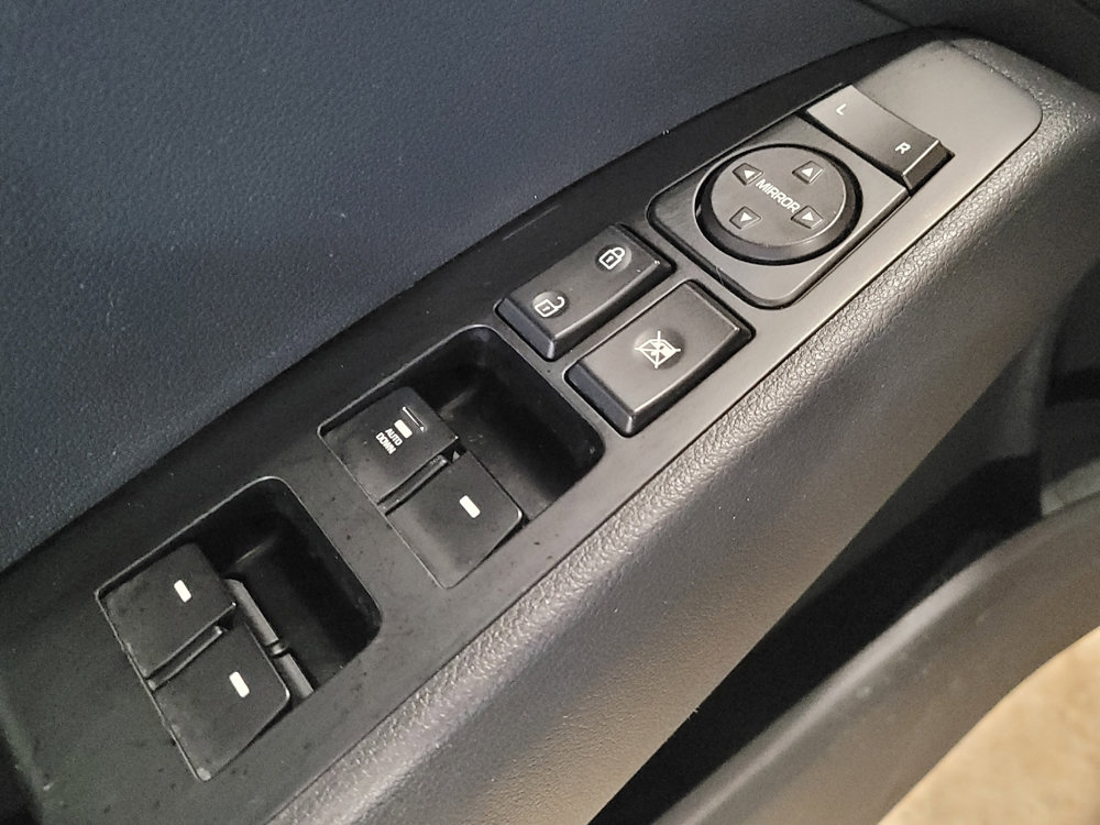 Used 2020 Hyundai Elantra SE w/ Cargo Package (C1) image 27