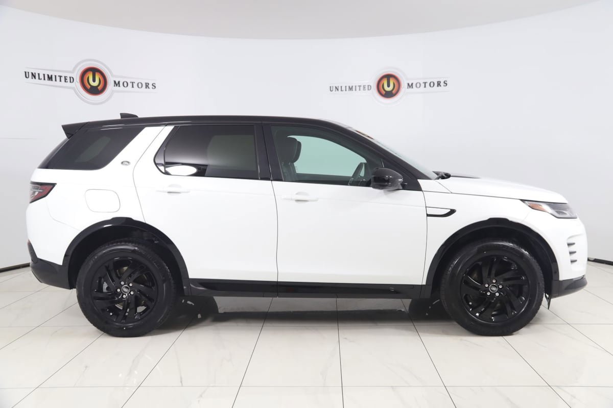 Used 2024 Land Rover Discovery Sport Dynamic SE AWD/4WD image 2