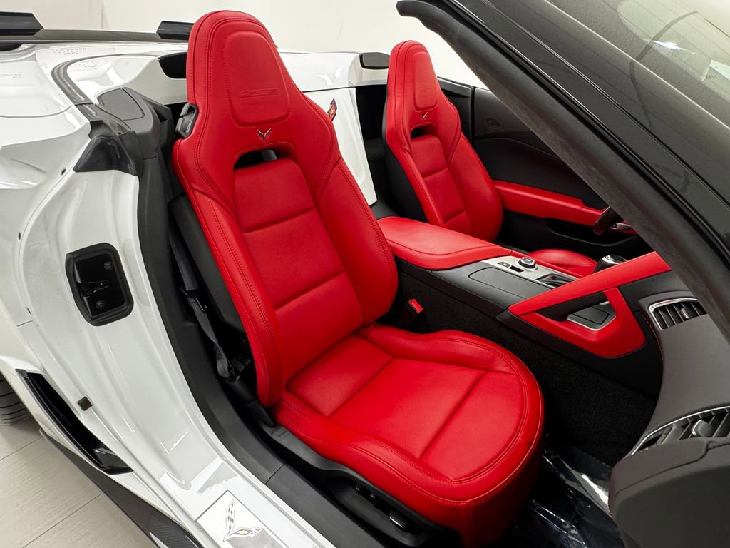 Used 2015 Chevrolet Corvette Z06 w/ 3LZ Preferred Equipment Group image 24