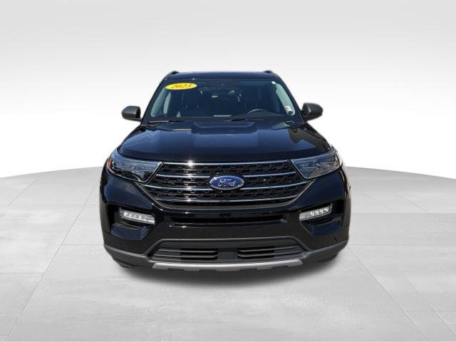 Used 2023 Ford Explorer XLT w/ Equipment Group 202A AWD/4WD image 7