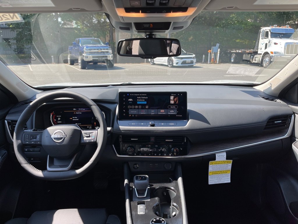 New 2026 Nissan Rogue Platinum image 6