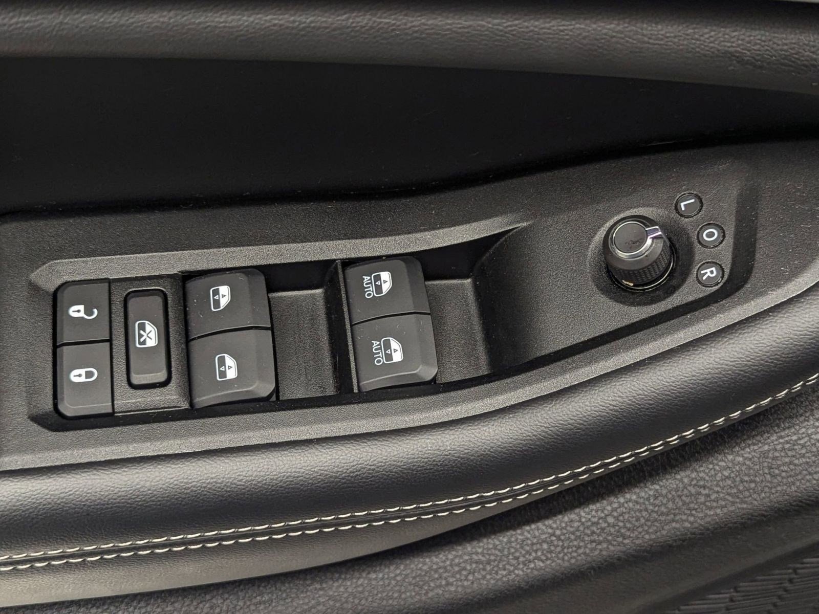 Used 2025 Jeep Grand Cherokee L Limited image 16