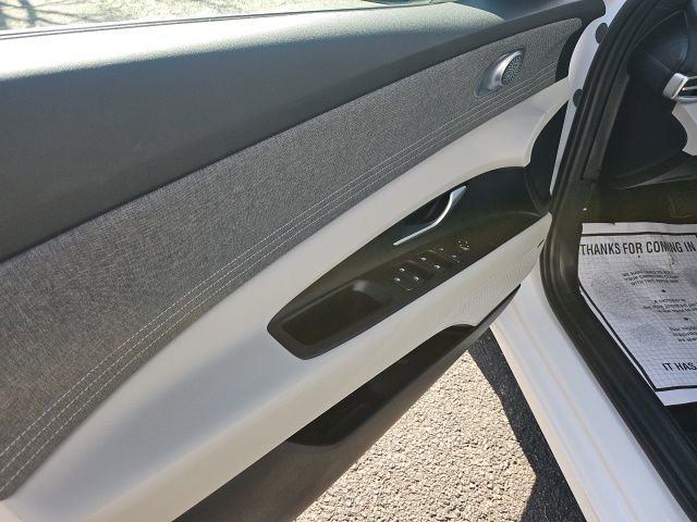 Certified 2025 Hyundai Elantra Limited image 11