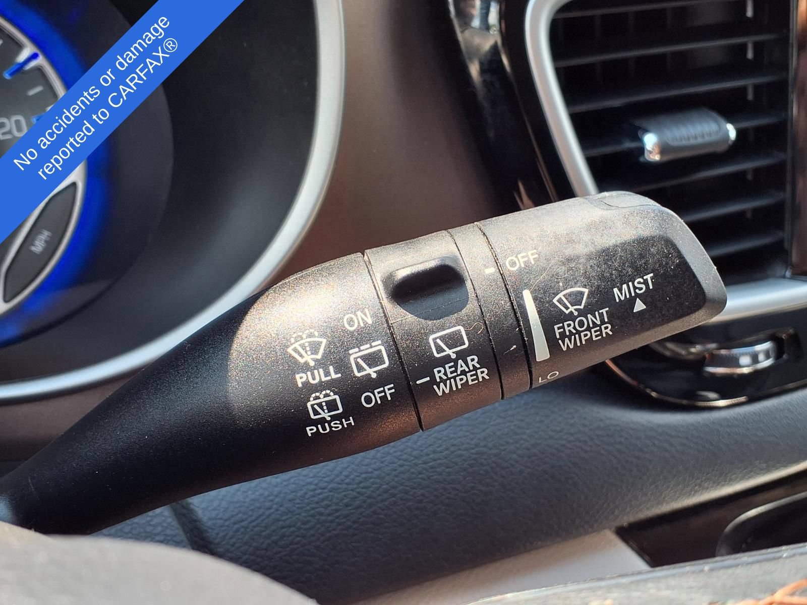 Used 2018 Chrysler Pacifica Touring-L FWD image 22