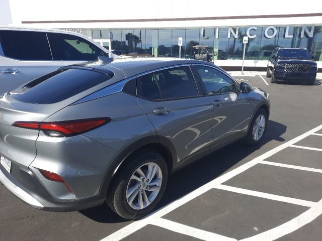 Used 2025 Buick Envista Preferred w/ Convenience I Package image 3