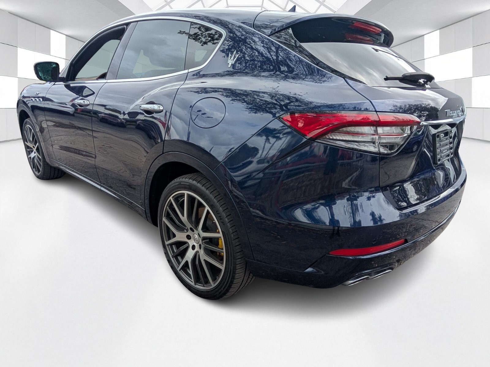 Used 2022 Maserati Levante GT AWD/4WD image 5
