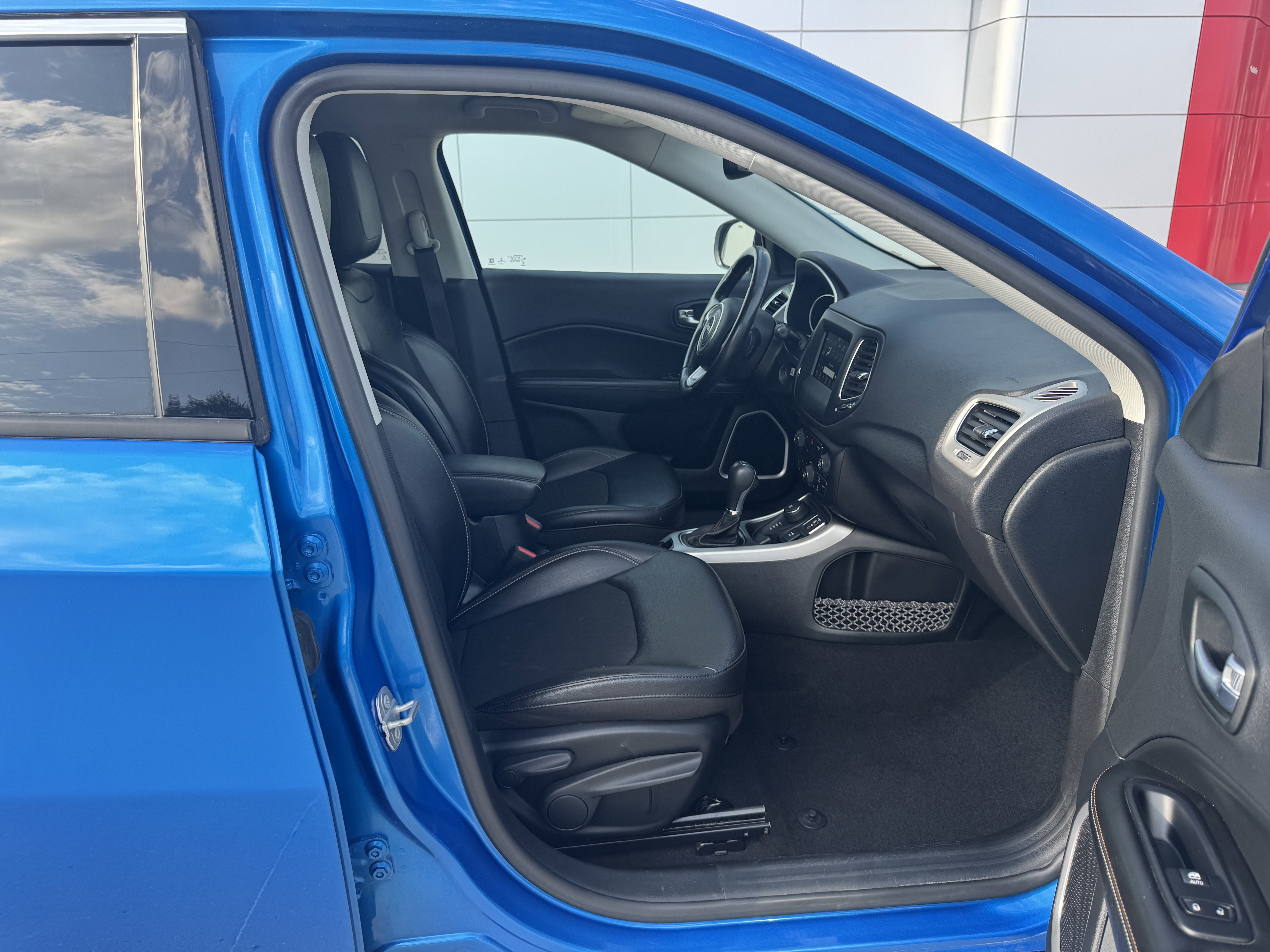 Certified 2021 Jeep Compass Latitude w/ Convenience Group image 13