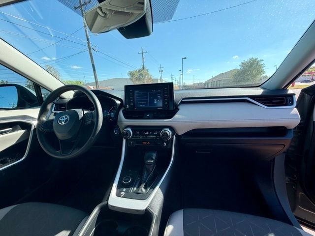 Used 2021 Toyota RAV4 XLE w/ Convenience Package AWD/4WD image 11