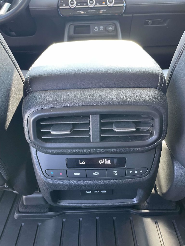 Used 2025 Honda Pilot EX-L image 18