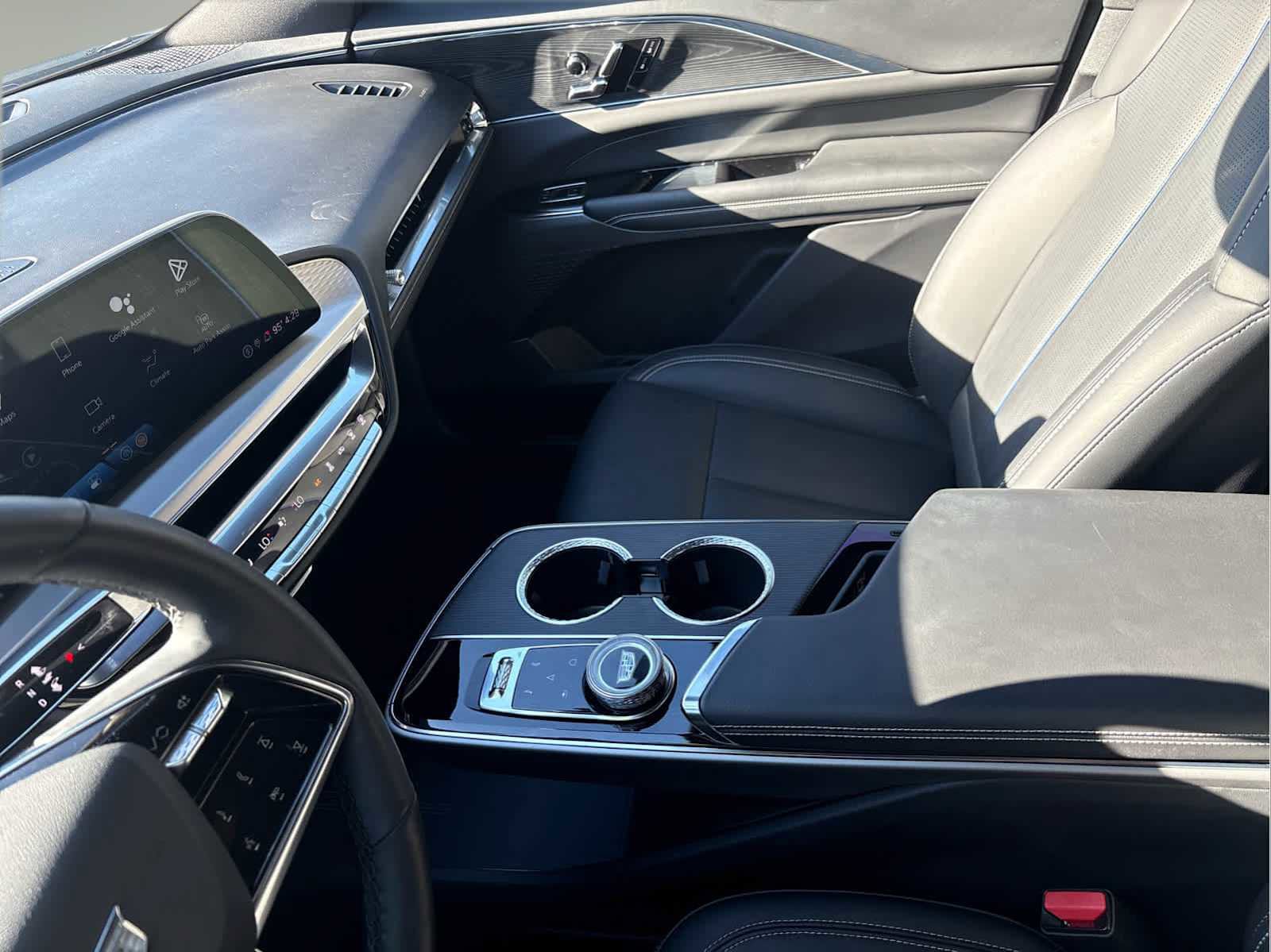 Used 2024 Cadillac Lyriq Luxury image 22