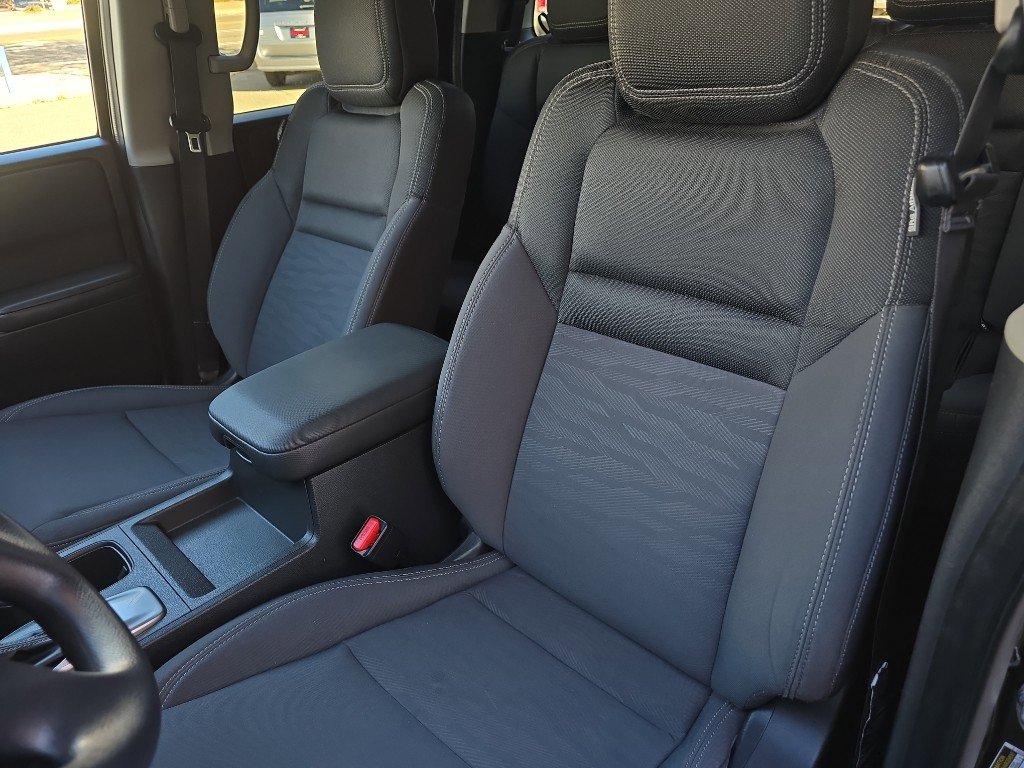 Used 2022 Nissan Frontier SV image 16