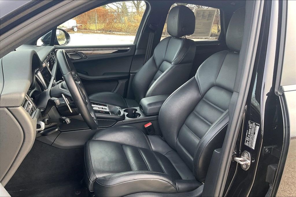 Used 2022 Porsche Macan S image 25