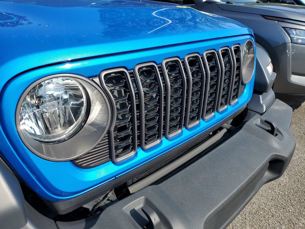Used 2024 Jeep Wrangler Sport AWD/4WD image 5