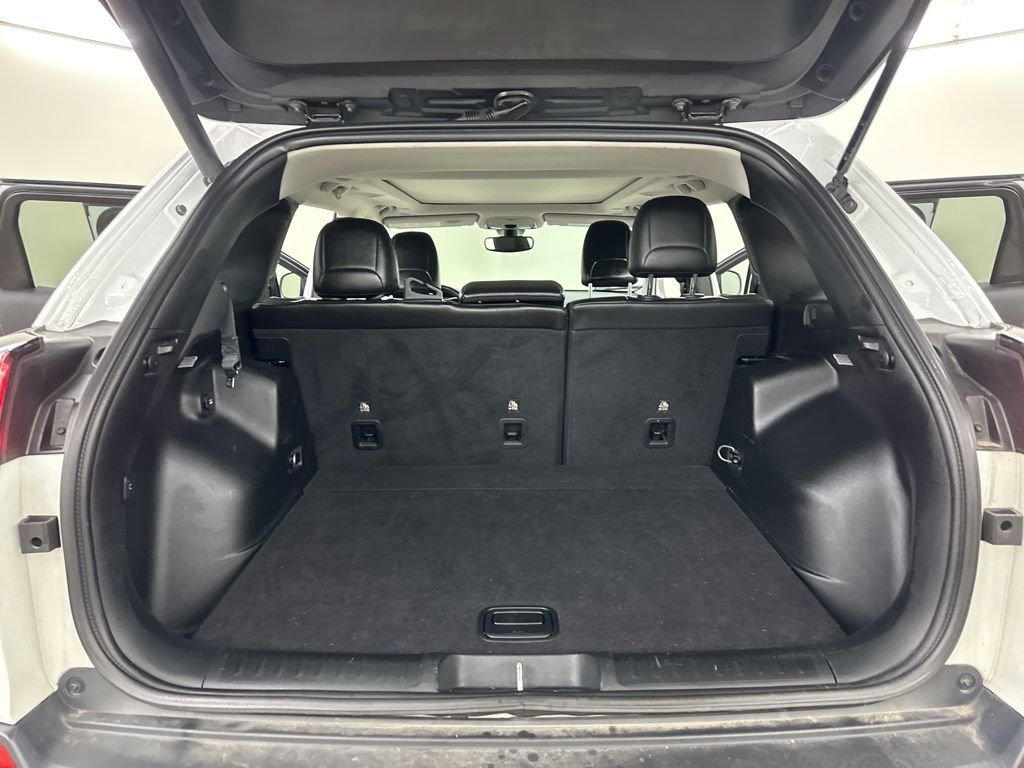 Used 2019 Jeep Cherokee Latitude Plus image 26