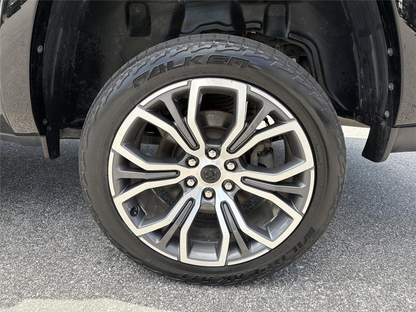 Used 2025 RAM 1500 Tungsten w/ Off Road Group AWD/4WD image 18
