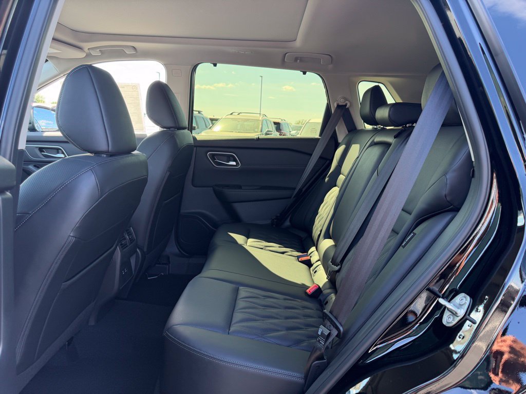 New 2026 Nissan Rogue Platinum AWD/4WD image 15