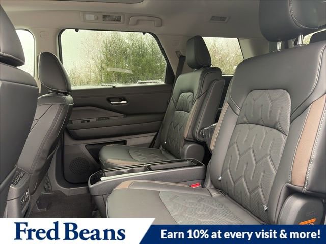 New 2026 Nissan Pathfinder Platinum image 12