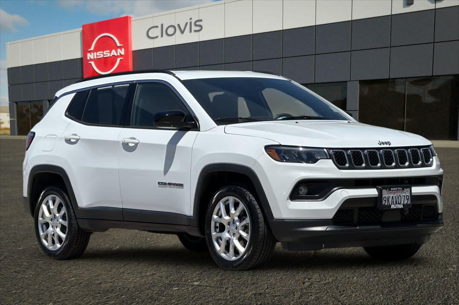 Used 2023 Jeep Compass Latitude AWD/4WD image 10