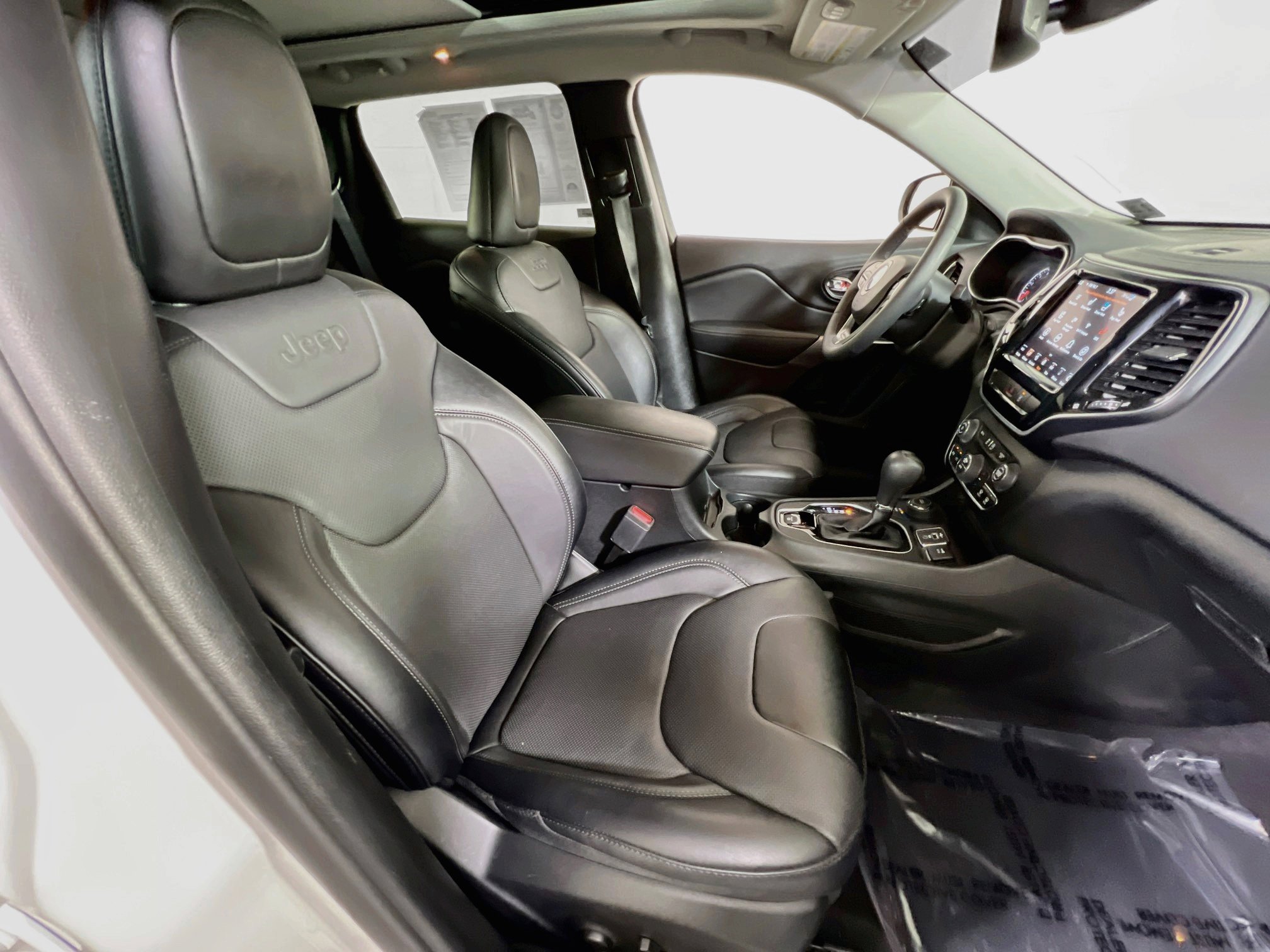 Used 2022 Jeep Cherokee Limited w/ Elite Package image 28