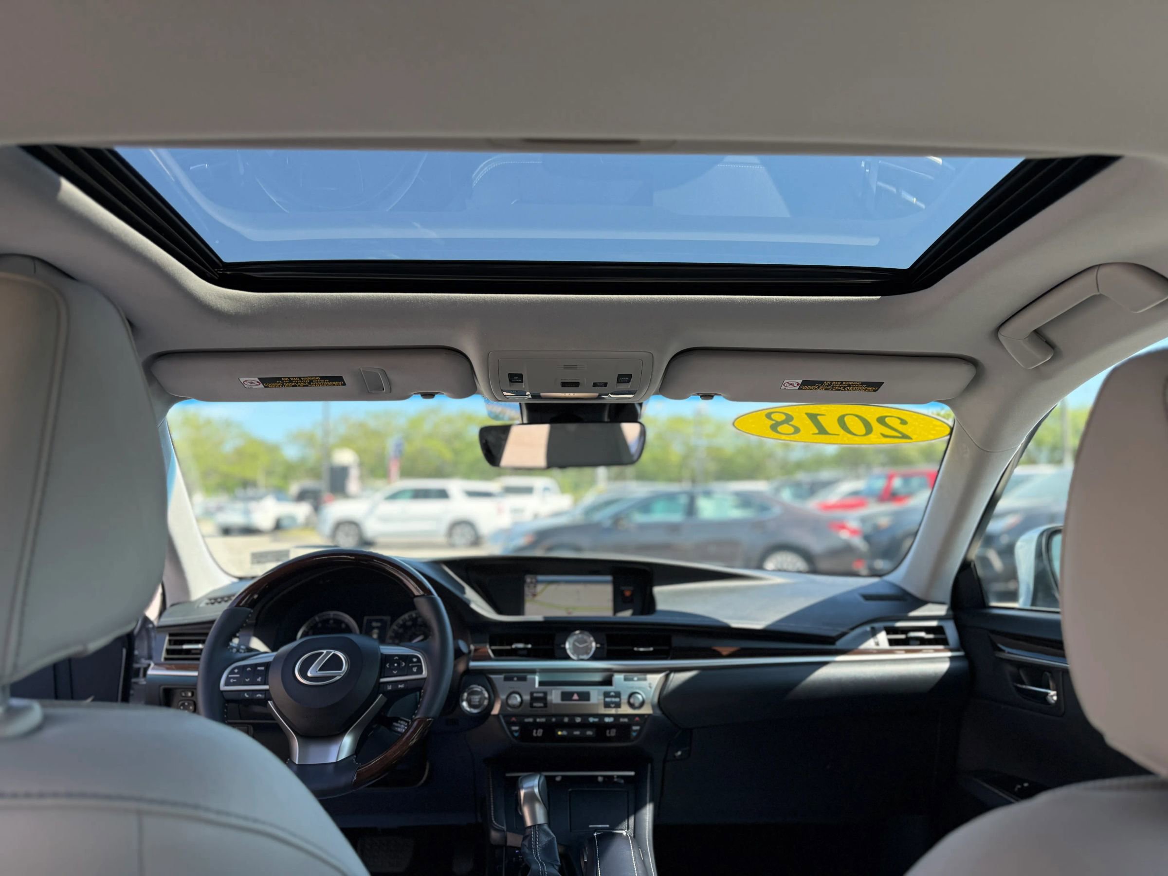 Used 2018 Lexus ES 350 w/ Navigation System Package image 17