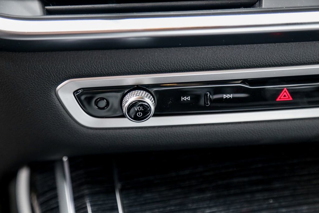 New 2026 BMW X7 xDrive40i w/ M Sport Package image 16