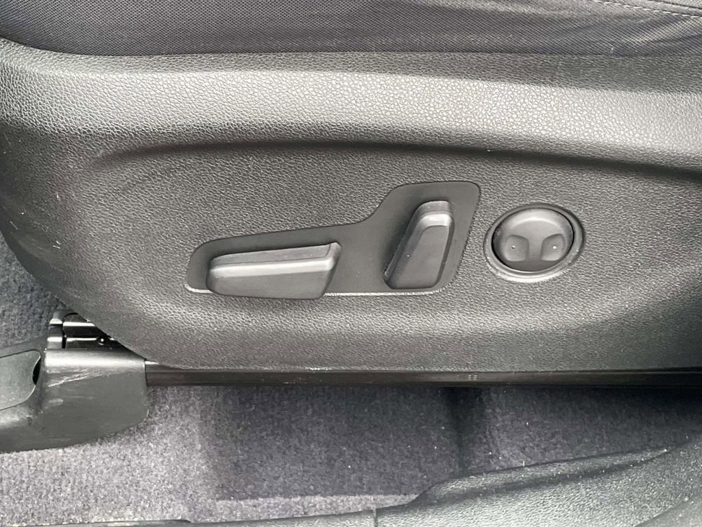 Used 2019 Kia Sorento LX image 18