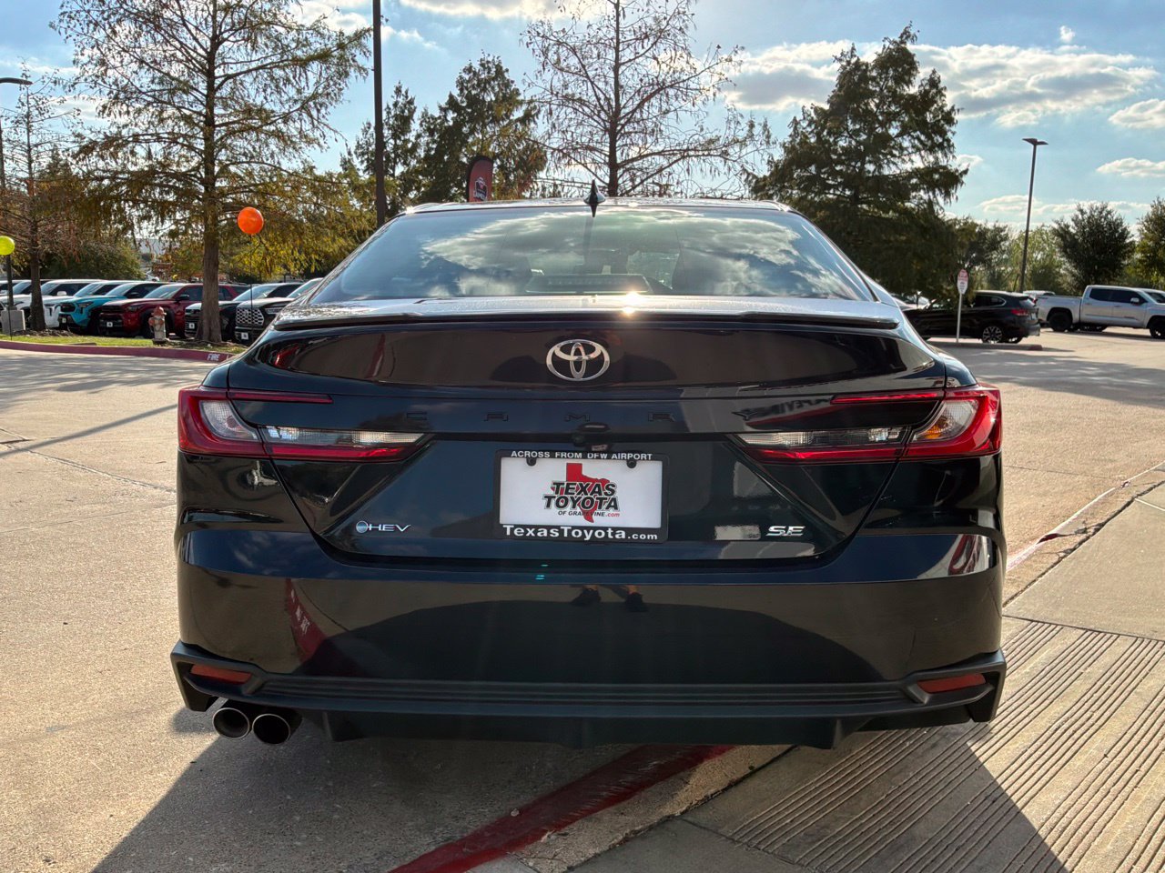 Used 2026 Toyota Camry SE FWD image 7