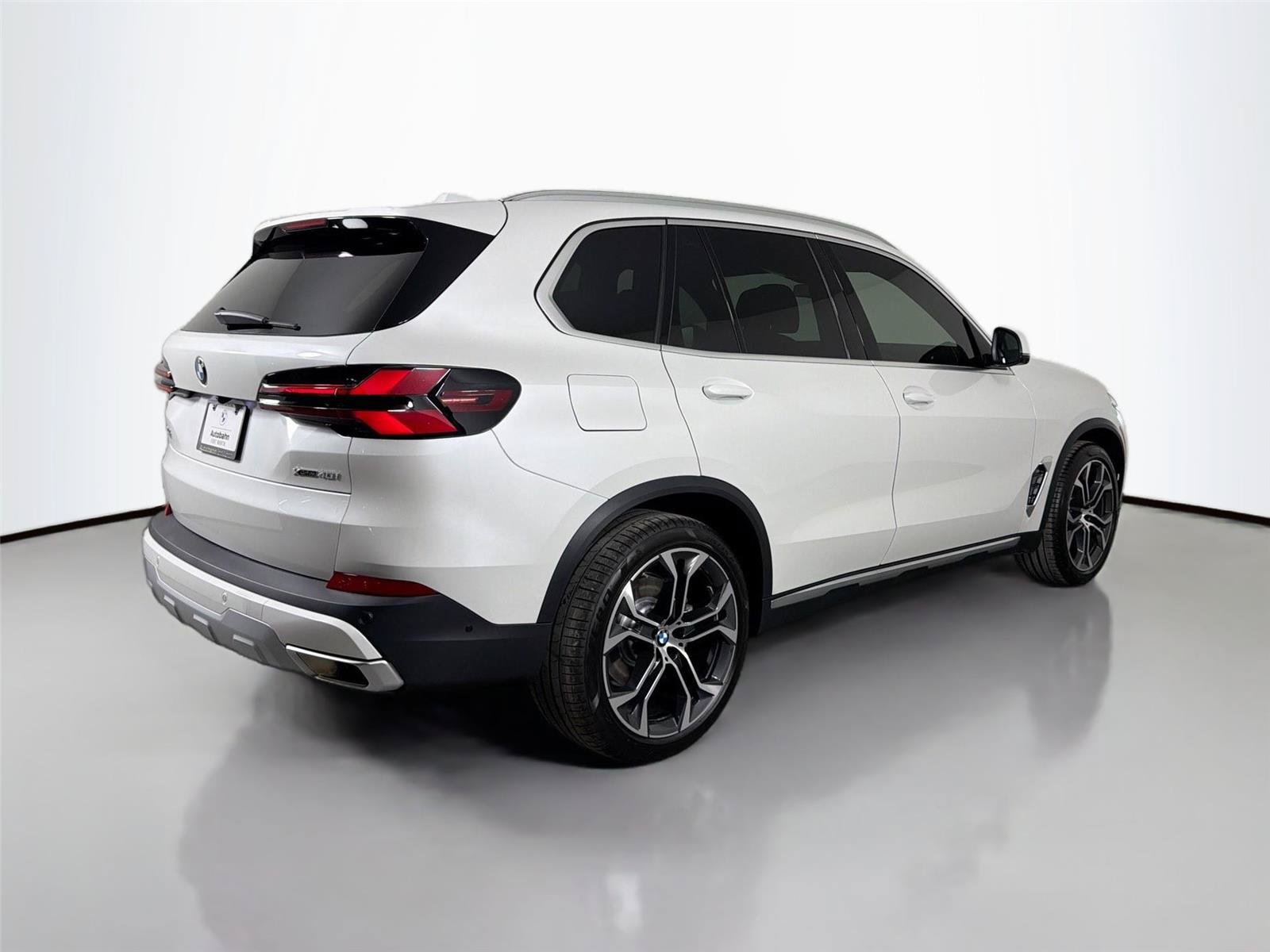New 2026 BMW X5 xDrive40i w/ Climate Comfort Package AWD/4WD image 5