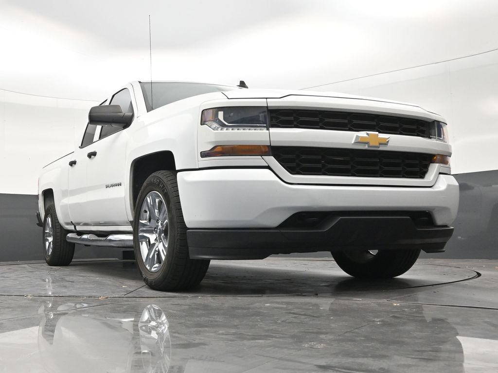 Used 2018 Chevrolet Silverado 1500 Custom w/ Custom Value Package RWD image 25