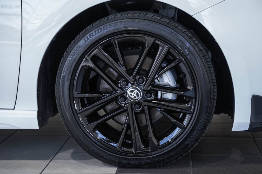 Used 2025 Toyota Camry SE image 14