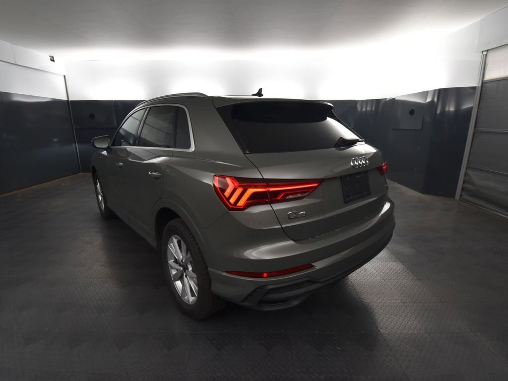 New 2025 Audi Q3 2.0T Premium image 3