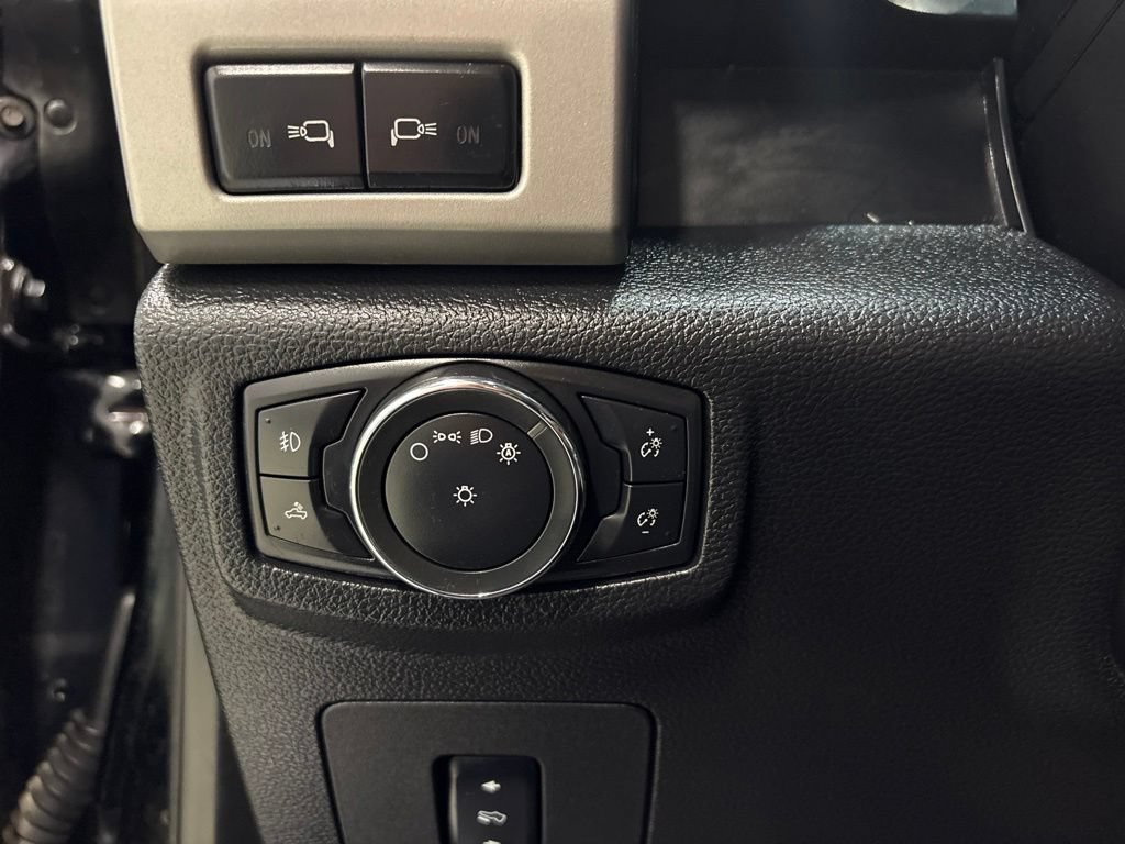 Used 2017 Ford F150 Lariat w/ Equipment Group 501A Mid AWD/4WD image 26