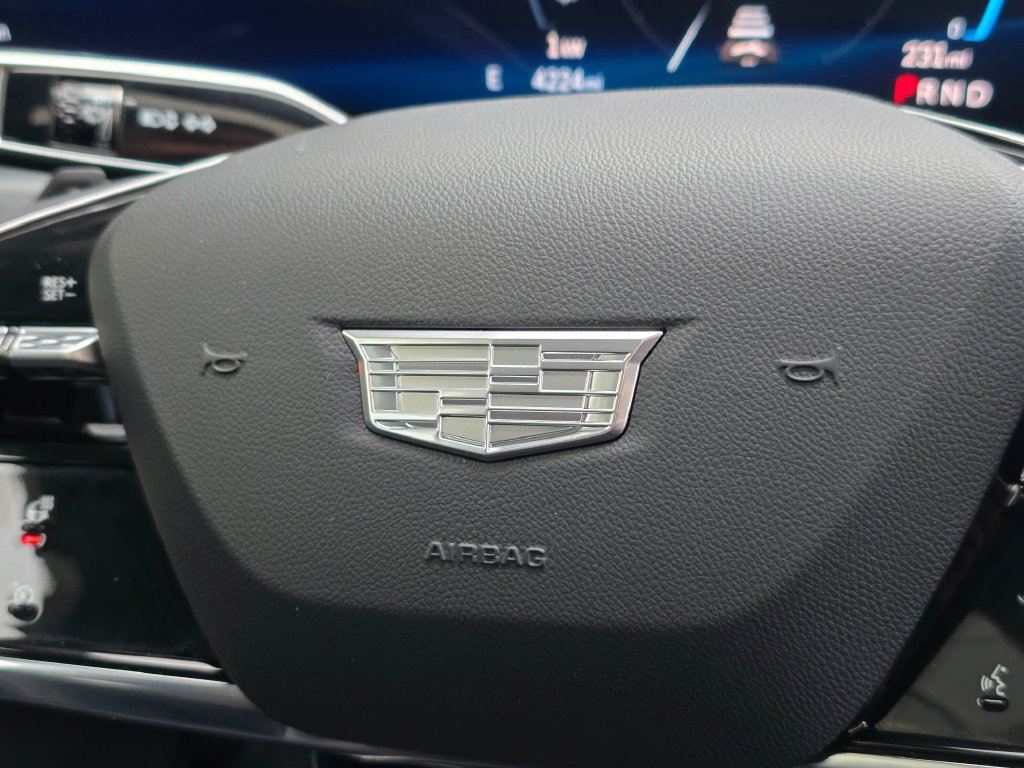 Certified 2025 Cadillac Lyriq Luxury AWD/4WD image 33