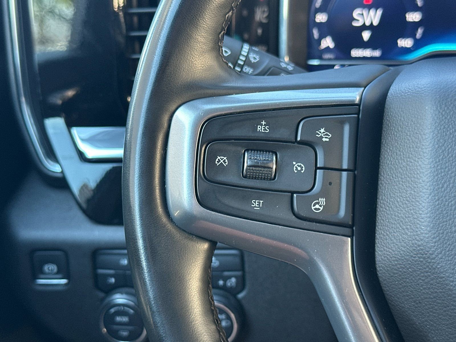 Used 2025 Chevrolet Silverado 2500 LT image 28