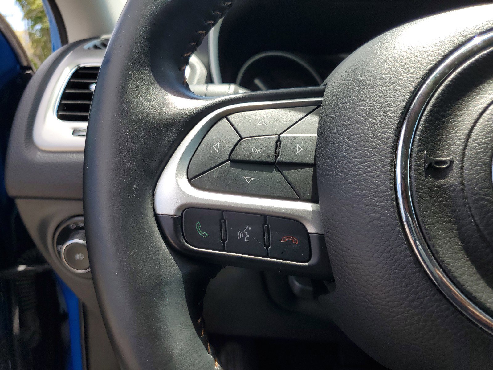 Used 2017 Jeep Compass Latitude image 18