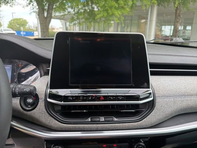 Used 2022 Jeep Compass Latitude image 27