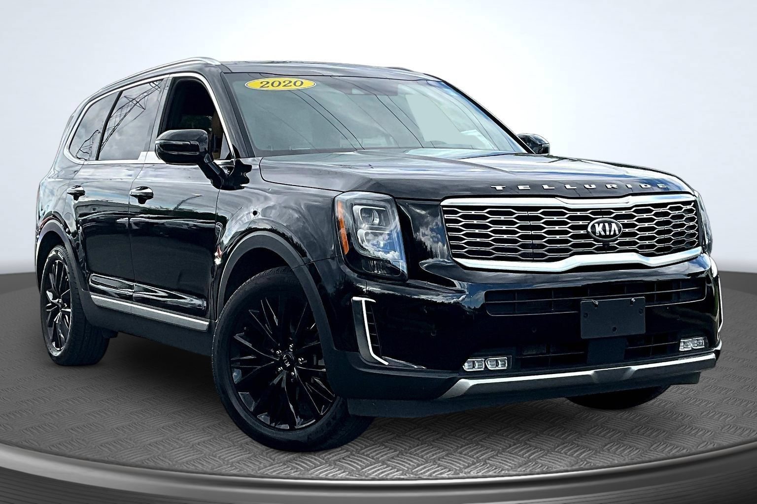 Used 2020 Kia Telluride SX w/ Towing Package FWD image 3