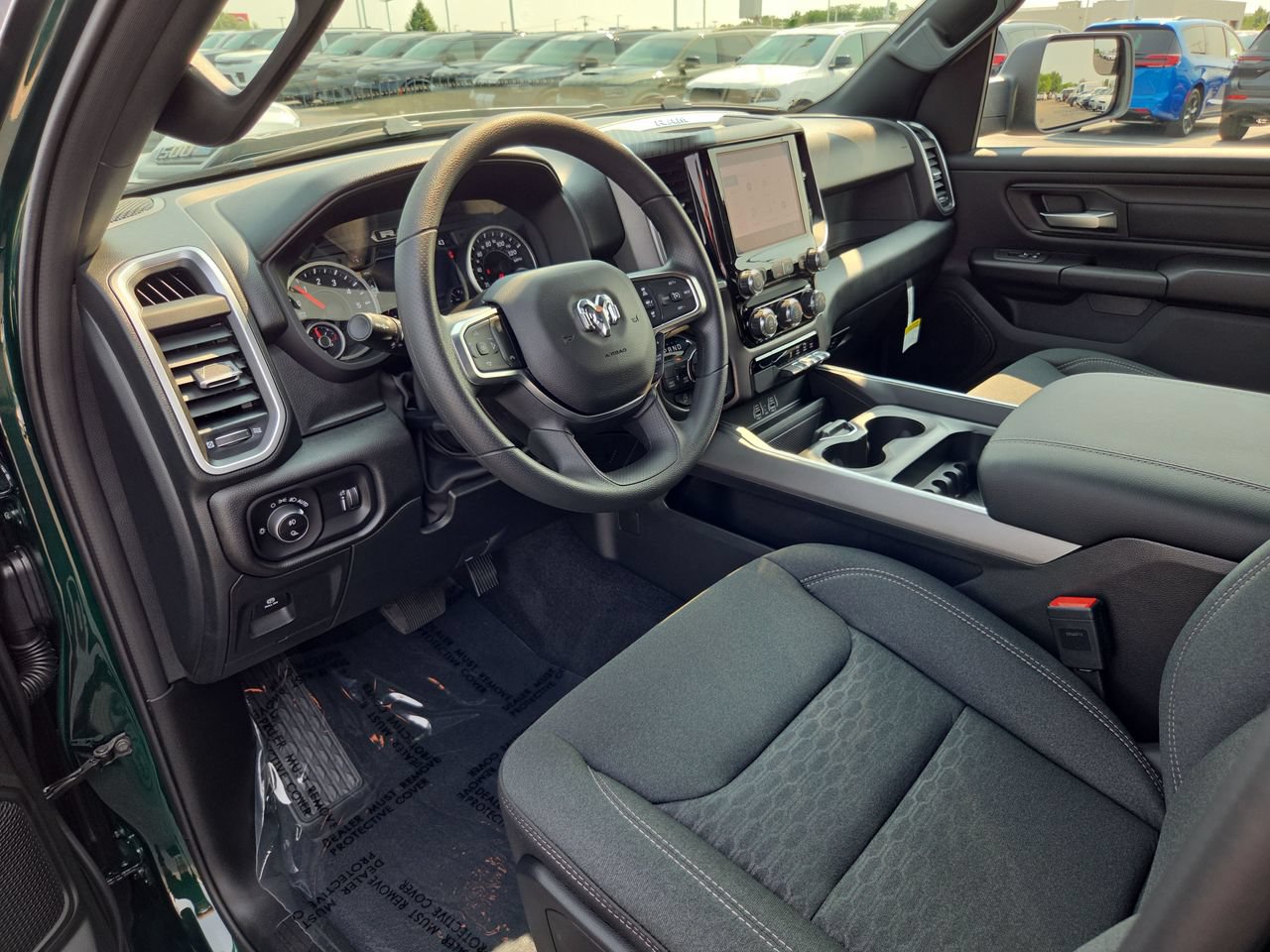 New 2026 RAM 1500 Express AWD/4WD image 17
