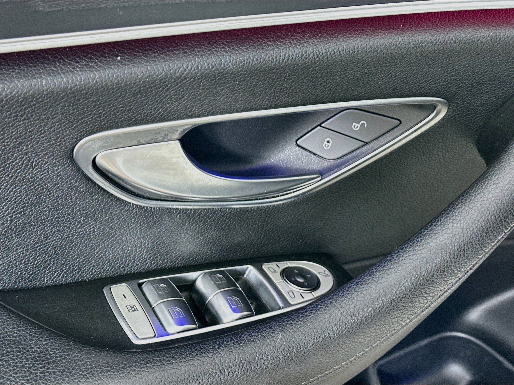 Certified 2019 Mercedes-Benz E 300 4MATIC image 23