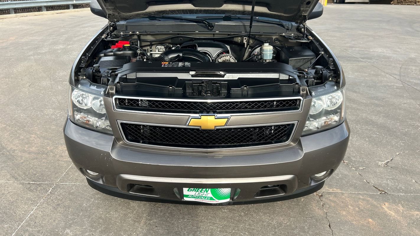 Used 2013 Chevrolet Suburban LT image 11