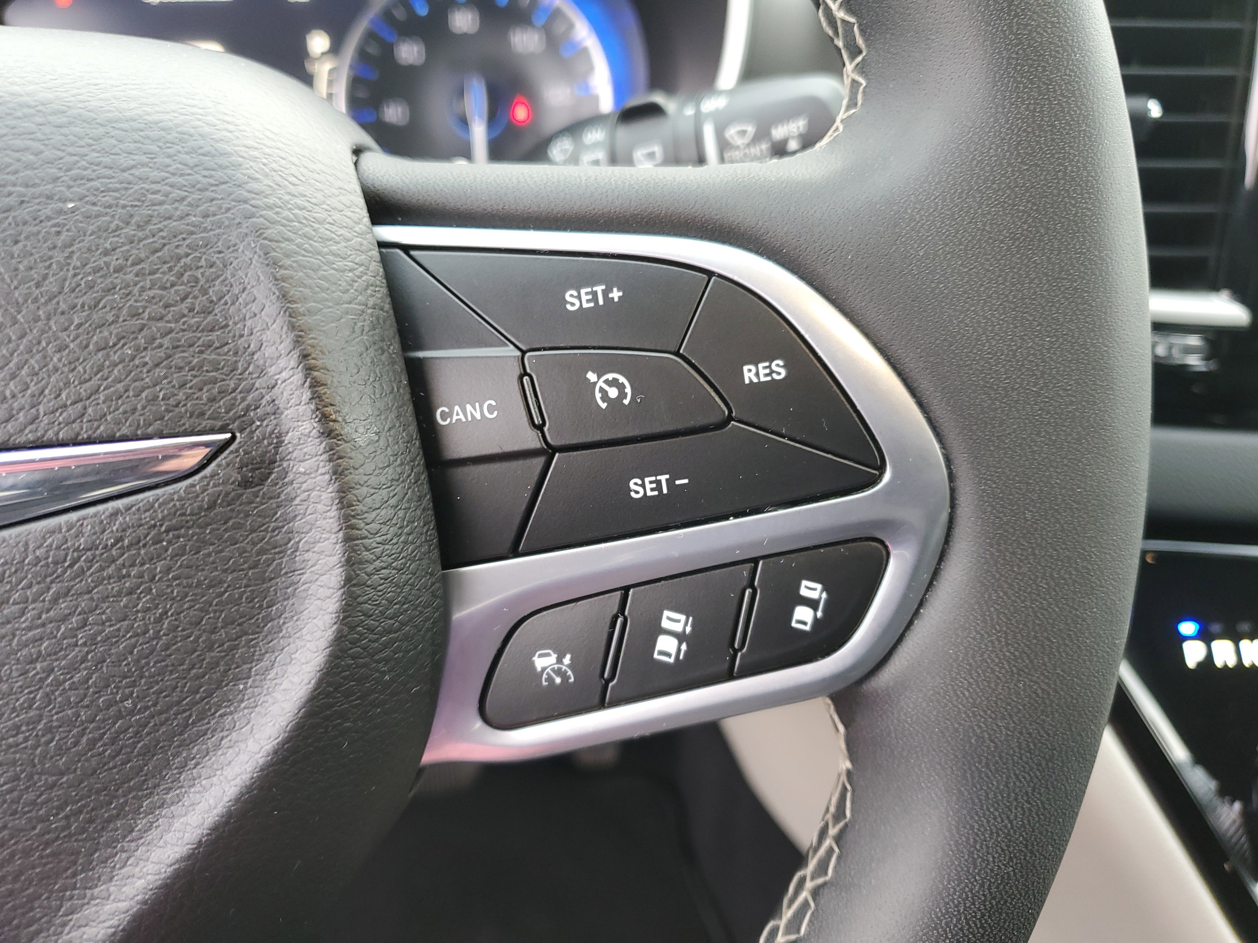 Used 2023 Chrysler Pacifica Touring-L image 23