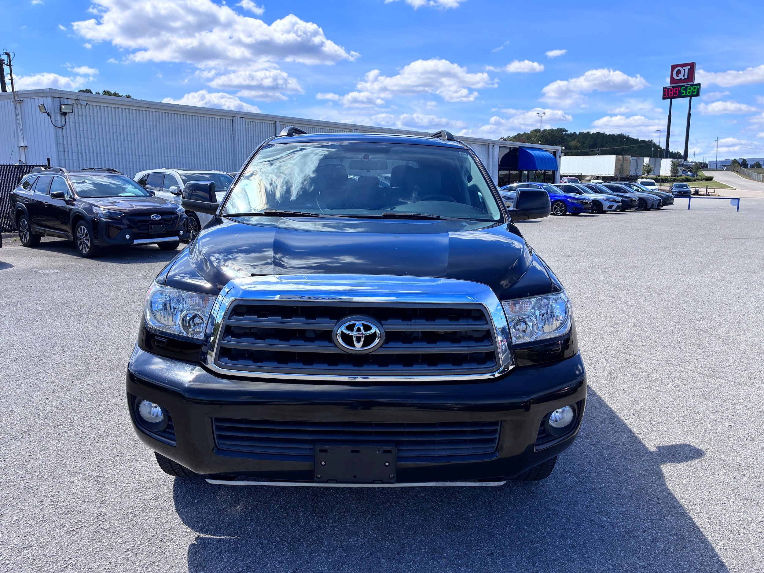Used 2015 Toyota Sequoia SR5 AWD/4WD image 7