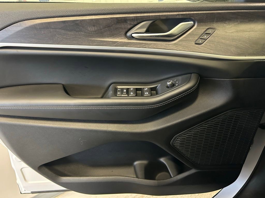 New 2025 Jeep Grand Cherokee Limited w/ Luxury Tech Group II image 4