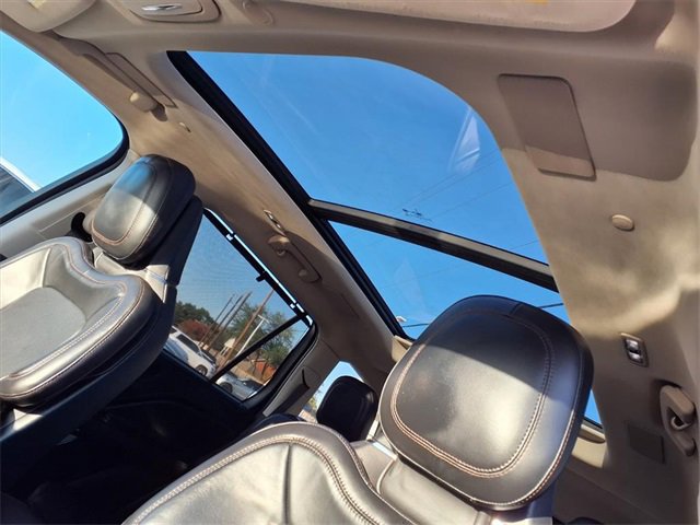 Used 2020 Lincoln Aviator Reserve w/ Equipment Group 202A image 7