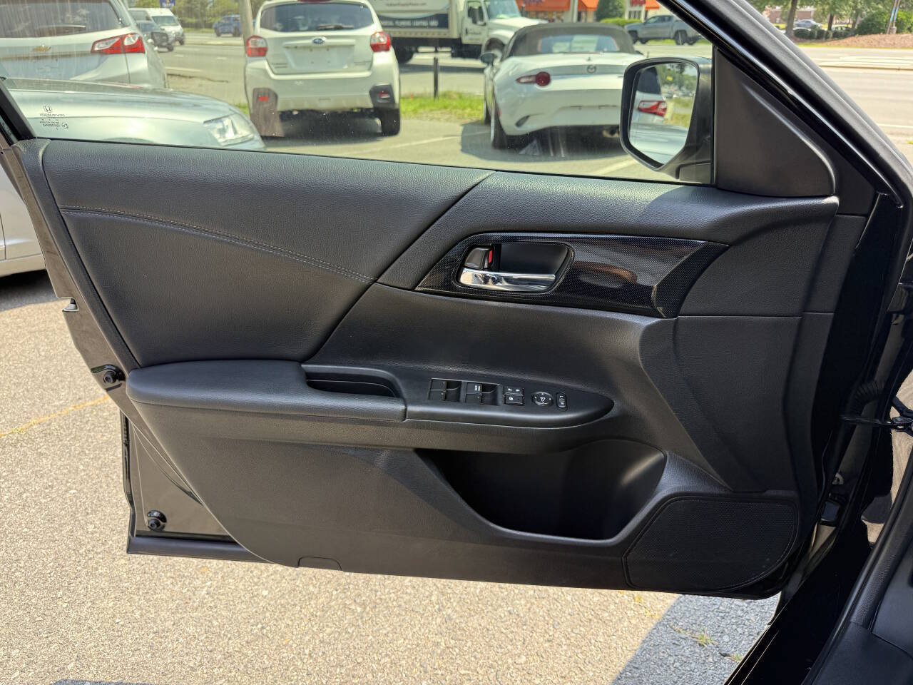 Used 2015 Honda Accord Sport image 22
