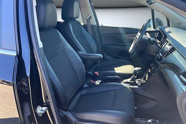 Used 2022 Buick Encore Preferred w/ Safety Package image 28